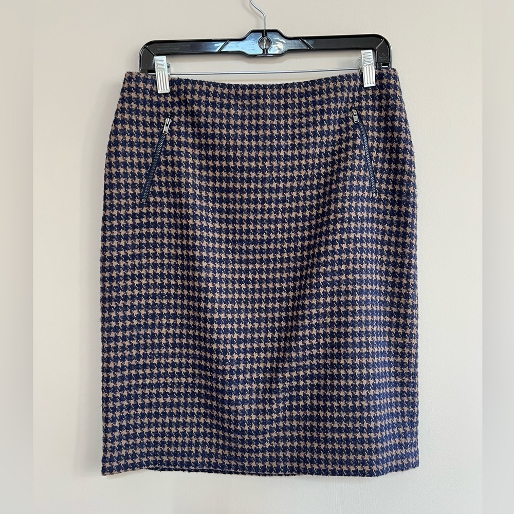 J. McLaughlin Navy Blue and Tan Wool Houndstooth Pencil Skirt, size 6